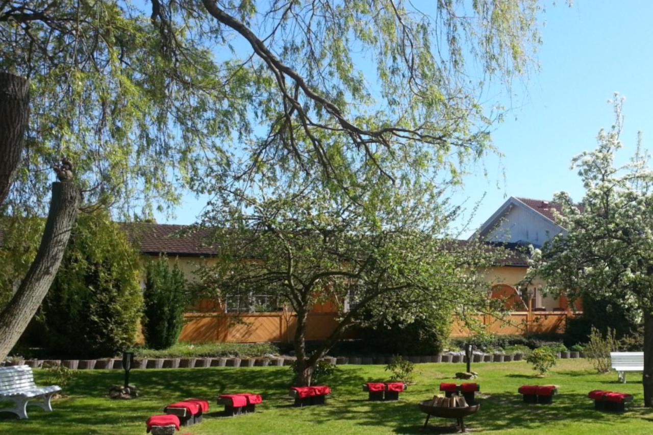 Ostsee-Rittergut-Ruegen Mit Binzhotel & Ordenskapelle & Romantikgut Luaran gambar
